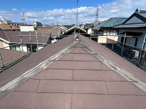 外壁・屋根カバー工法の施工中