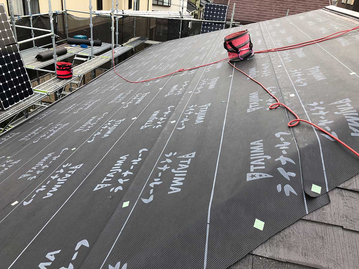 屋根カバー工法の防水紙
